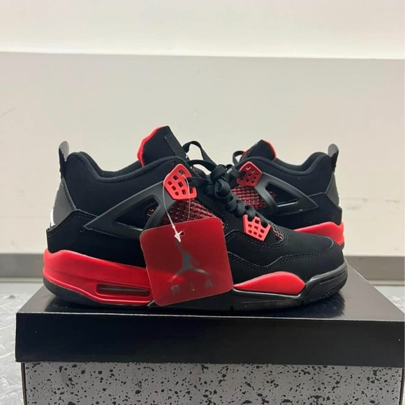 Air Jordan's 4's Retro Red Youth Size 4 - Picture 2 of 5